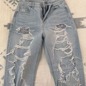 American Eagle Distressed Jeans -hardly worn size 2 short